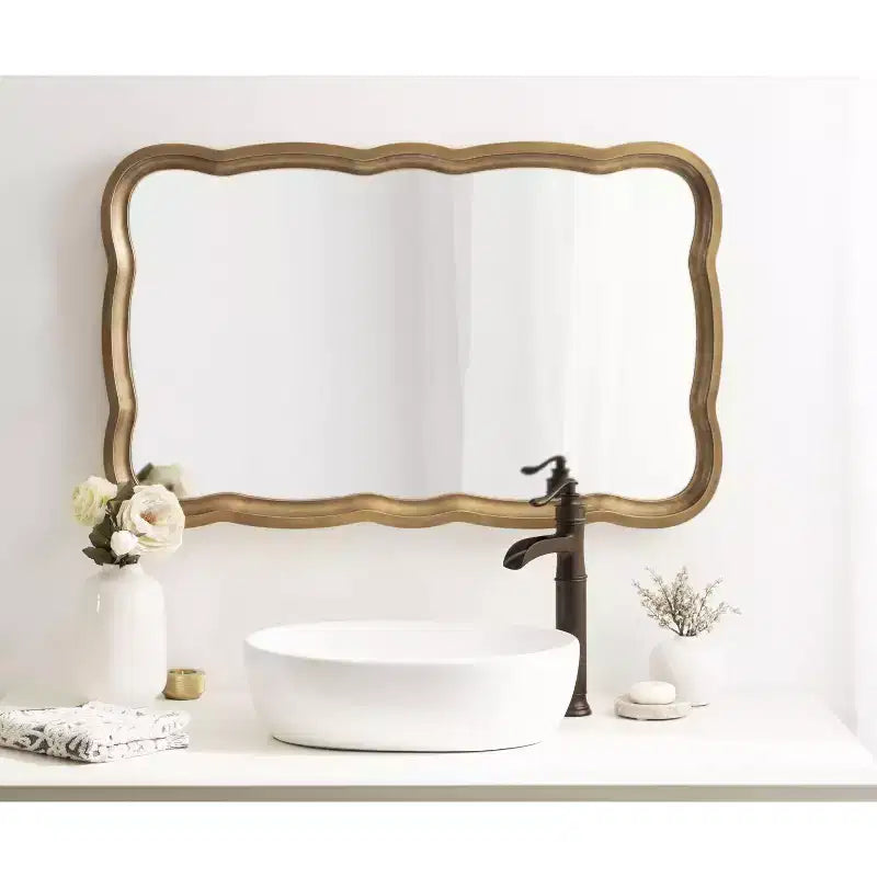 Specchio con cornice smerlata in MDF, 24x38, oro