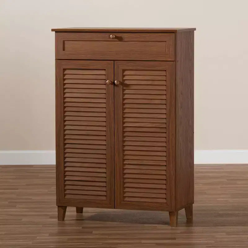 Scarpiera in legno con ripiani e cassetto