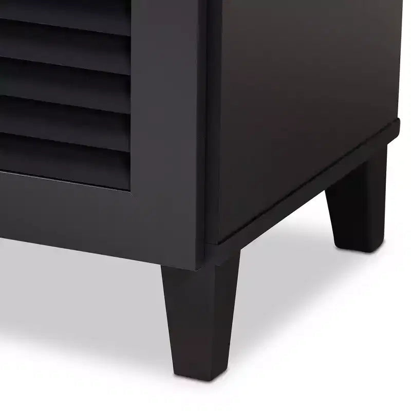 Scarpiera in legno con ripiani e cassetto
