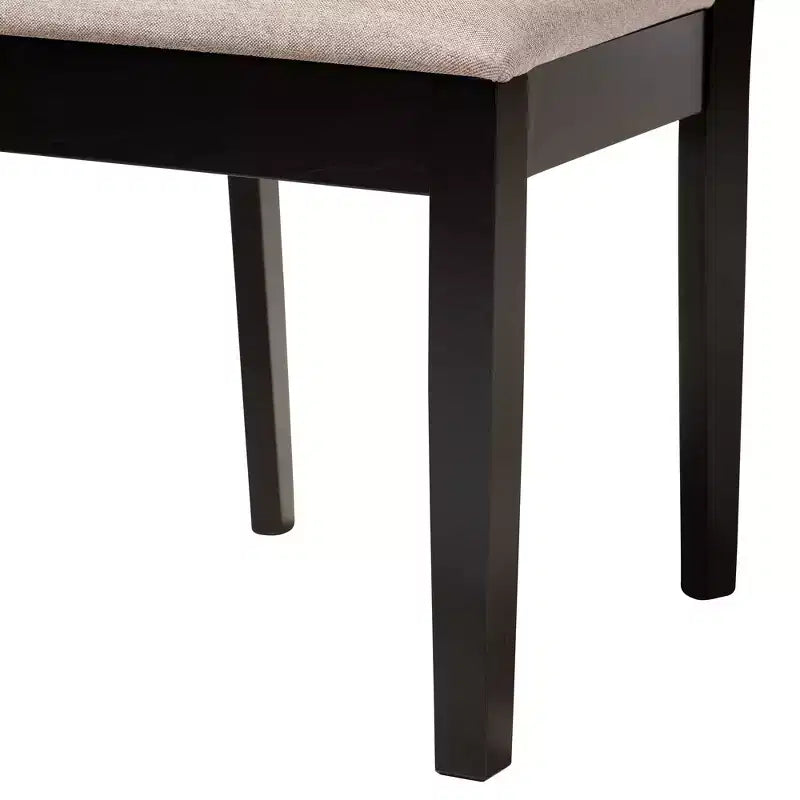 Set da pranzo moderno in tessuto e legno